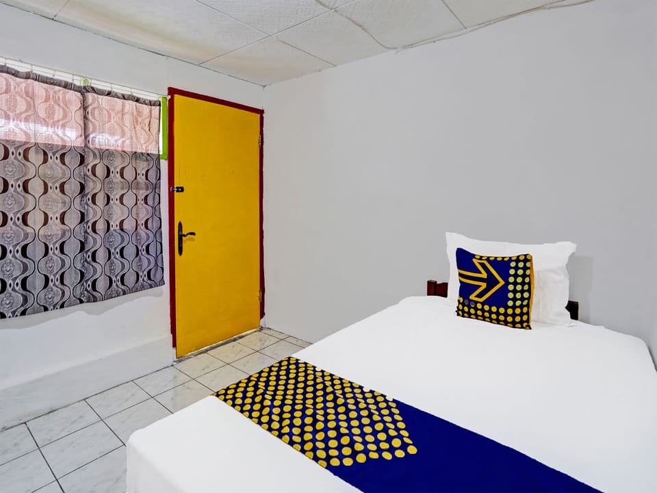 Economy Single Room | Free WiFi, bed sheets