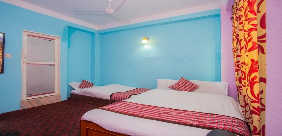 Triple Room | Free WiFi, bed sheets