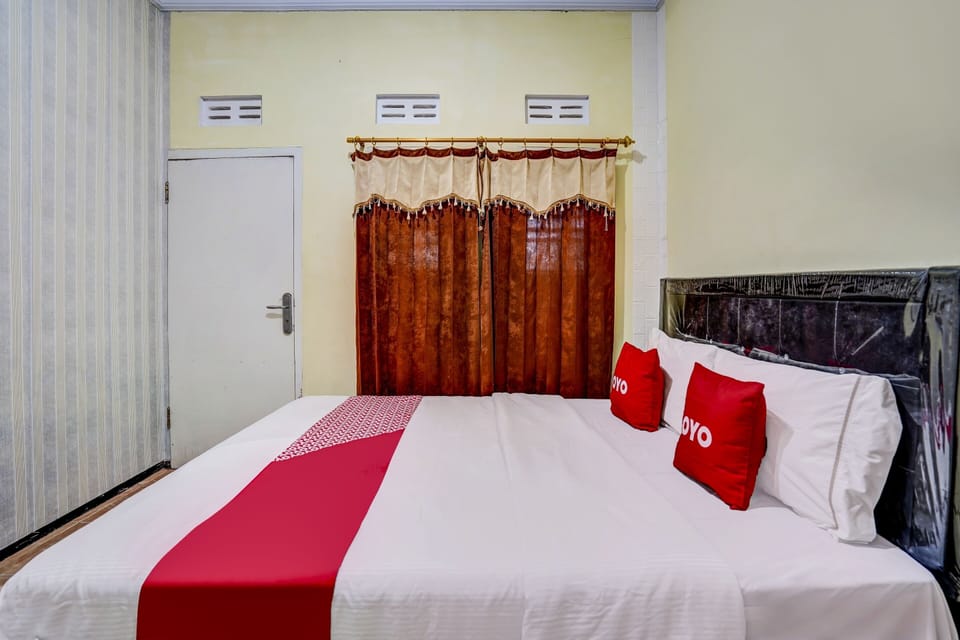 Standard Double Room | Desk, laptop workspace, free WiFi, bed sheets