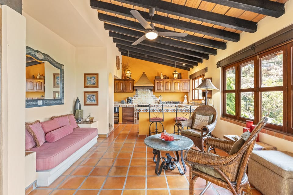 Condo - Image 10
