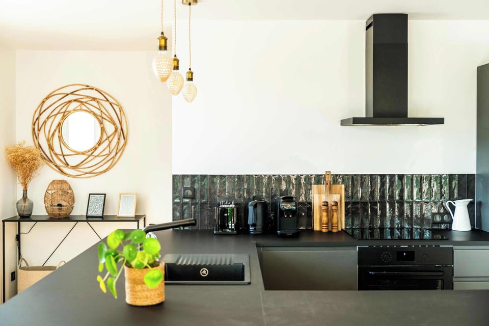 Coin cuisine / repas  -  Gite Cocon 4 personnes -  Le Singulier - Station des Rousses