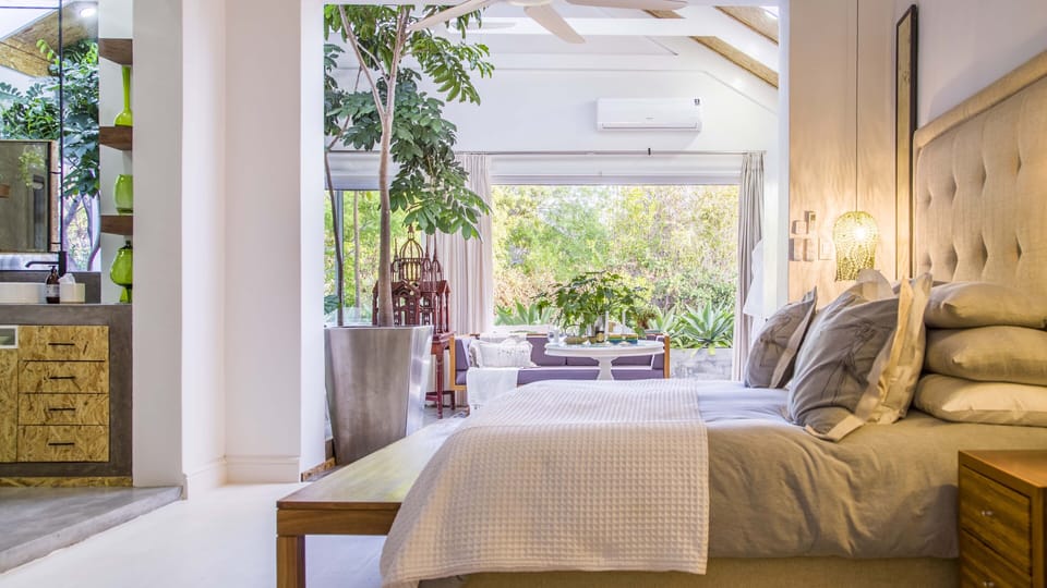 Luxury Room | 1 bedroom, premium bedding, free WiFi, bed sheets