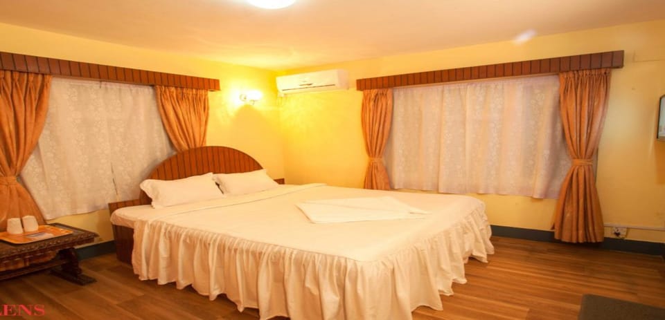 Standard Double Room | Free WiFi, bed sheets
