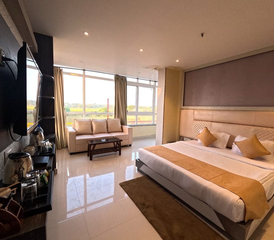 Premium Suite | 1 bedroom, soundproofing, iron/ironing board (on request), WiFi (free)
