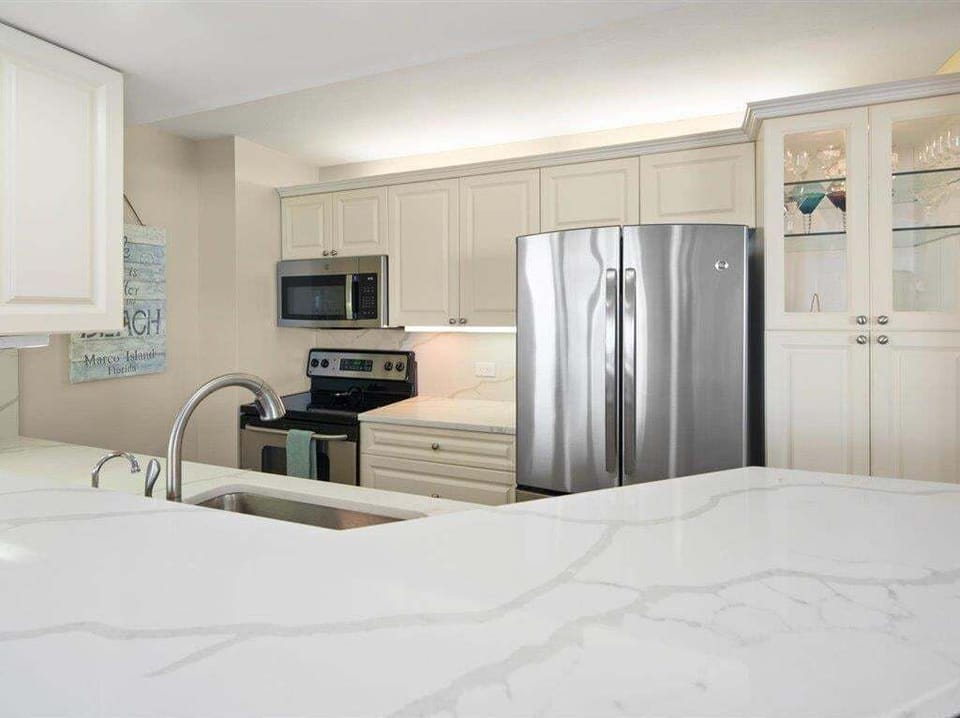 Kitchen with expansive Island Bar