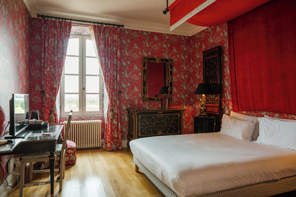 Standard Double Room | Minibar, in-room safe, individually decorated, individually furnished