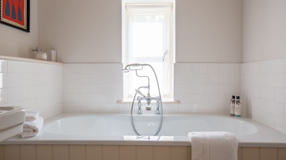 Bathroom, The Fold, Bolthole Retreats