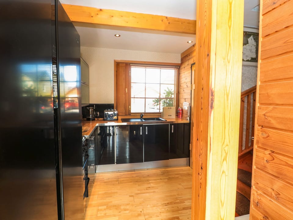 Fridge, electric kettle, toaster, cookware/dishes/utensils