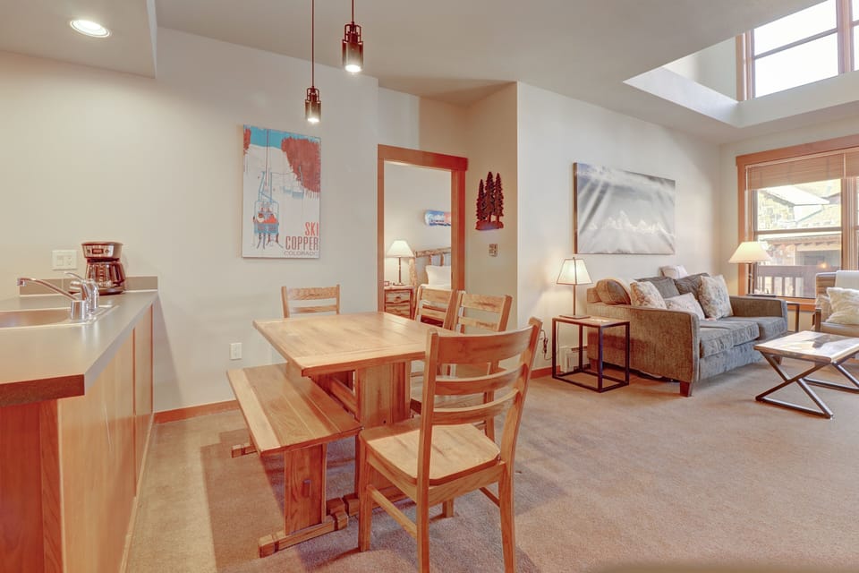 Condo, 2 Bedrooms | Dining