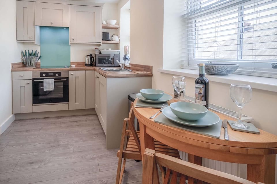 Myrtle - 1 Bedroom Apartment - Saundersfoot (22539)