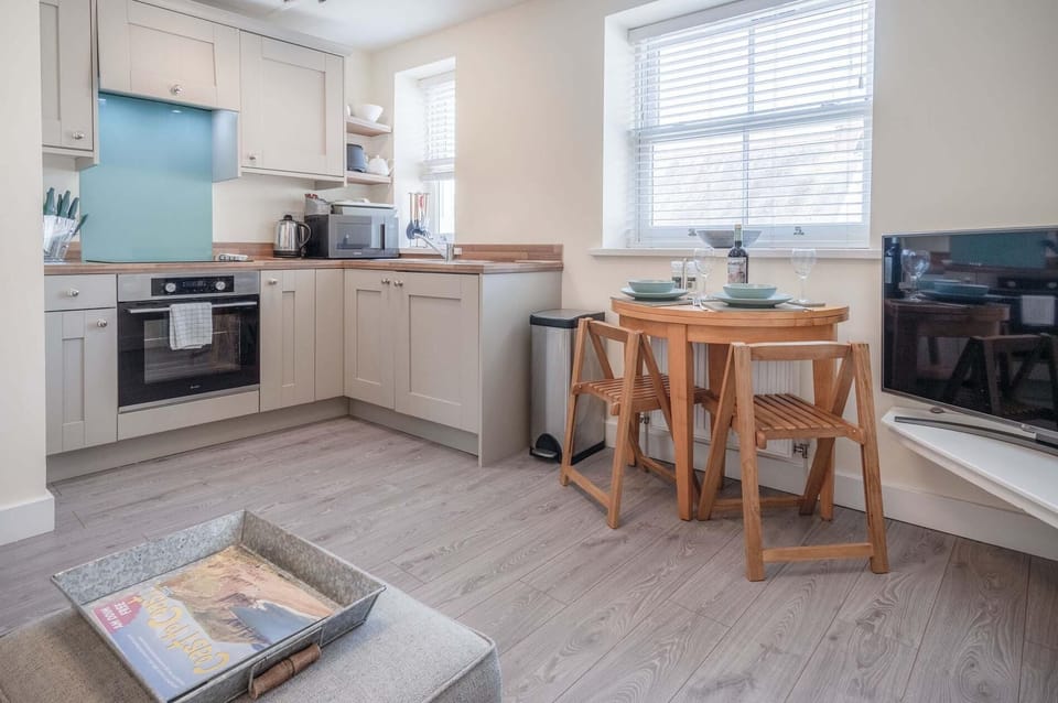 Myrtle - 1 Bedroom Apartment - Saundersfoot (22540)