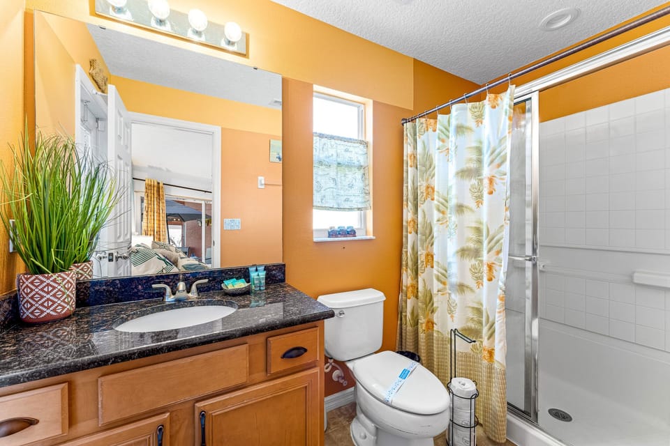 Full Bathroom En-Suite 1