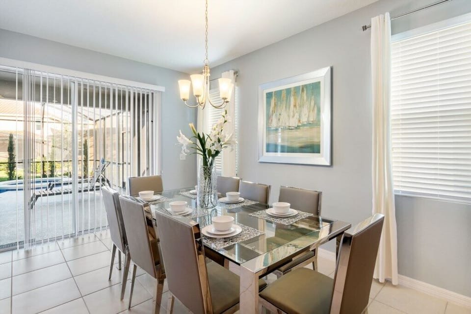 04_Dining_Table_–_8_Seats_0721.jpg