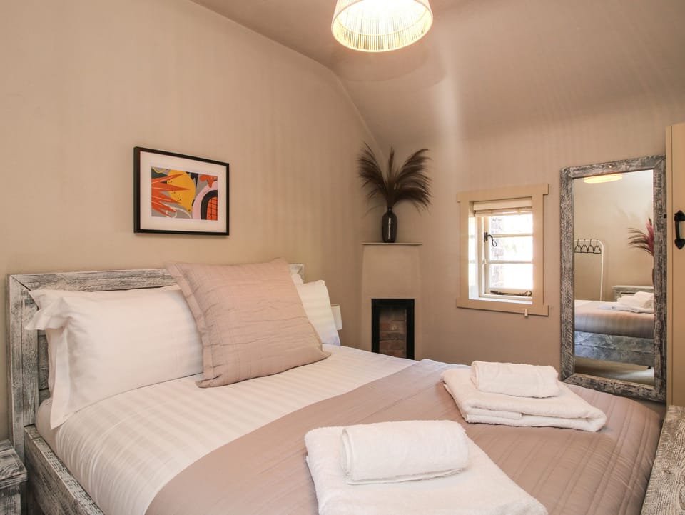1 bedroom, individually decorated, individually furnished, free WiFi