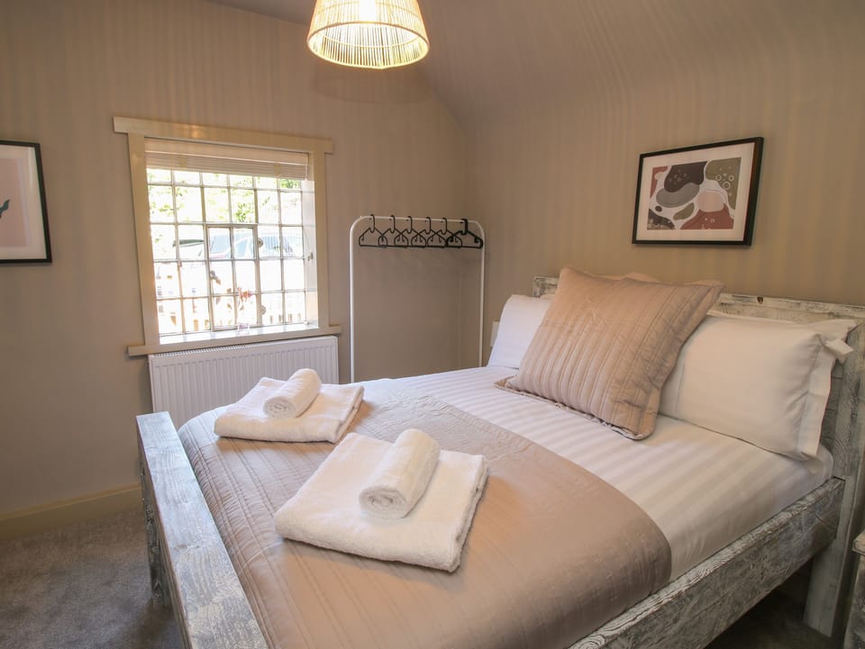 2 bedrooms, individually decorated, individually furnished, free WiFi