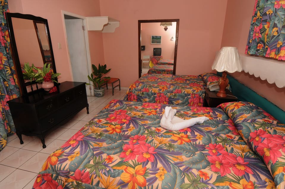 Triple Room | WiFi (free), bed sheets