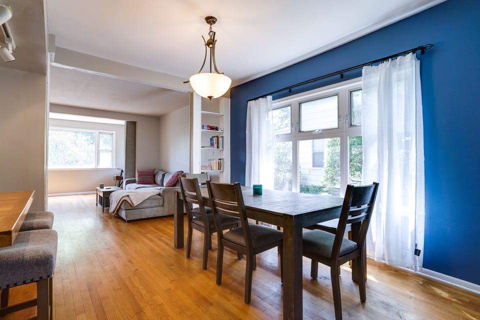 Dining Area | Dishware/Flatware Provided