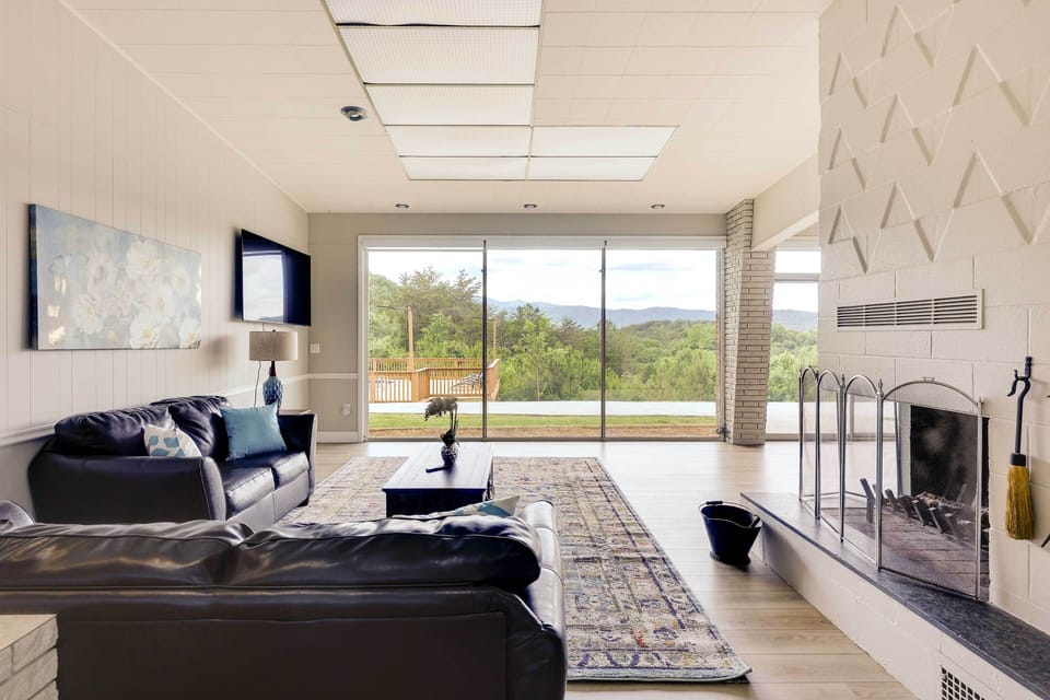 Copperhill Vacation Rental | 3BR | 2.5BA | Step-Free Access | 2,064 Sq Ft