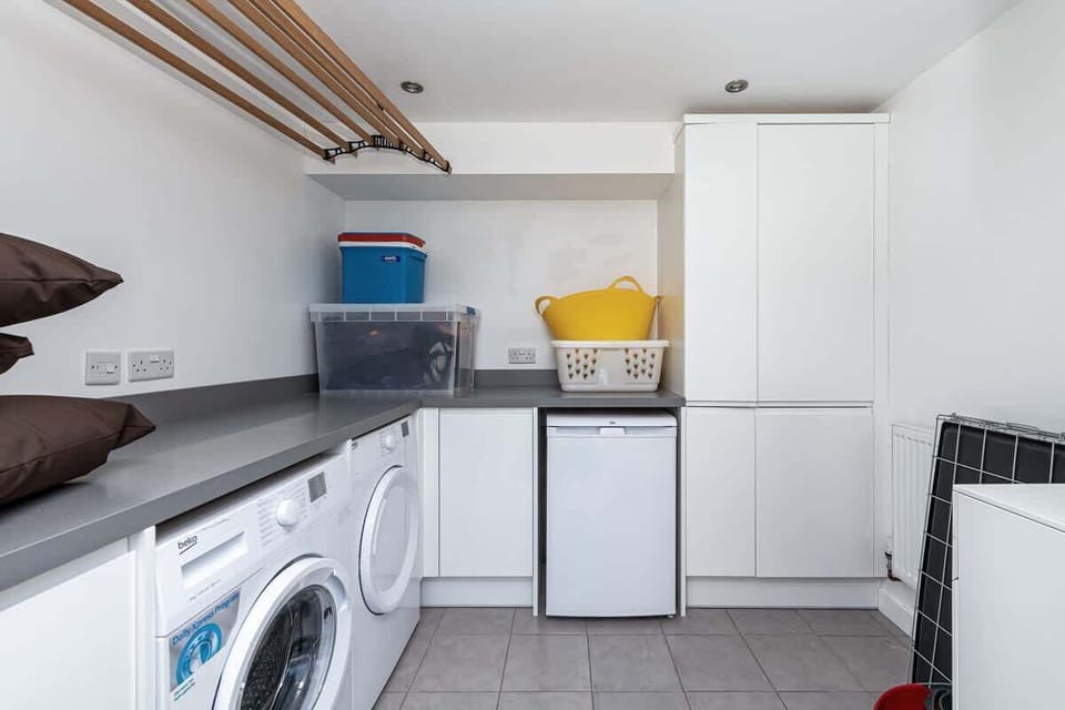 Utility room where you can also store bikes