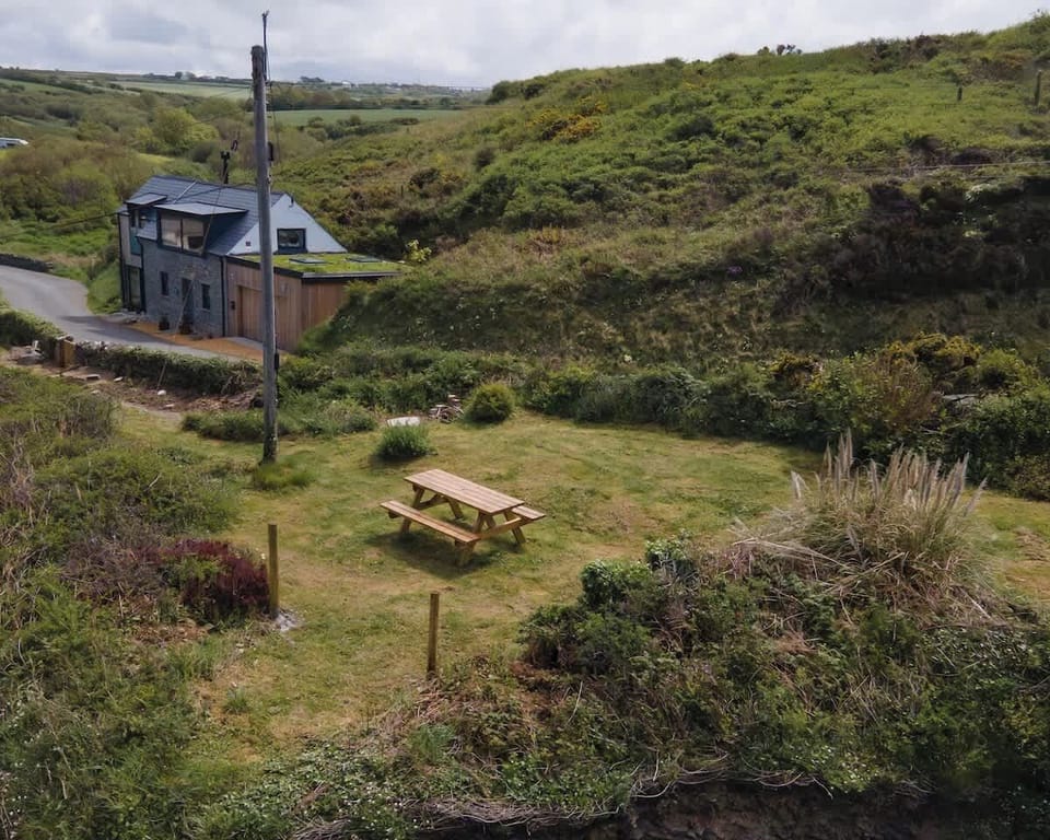 Coastal Garden to enjoy eating Al fresco