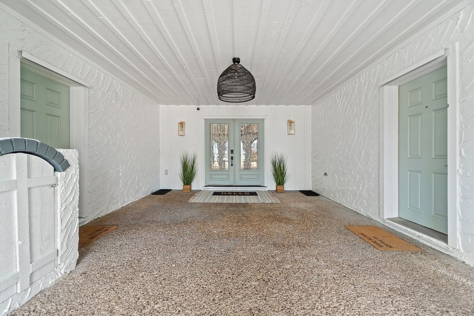 Three separate entrances for togetherness and privacy