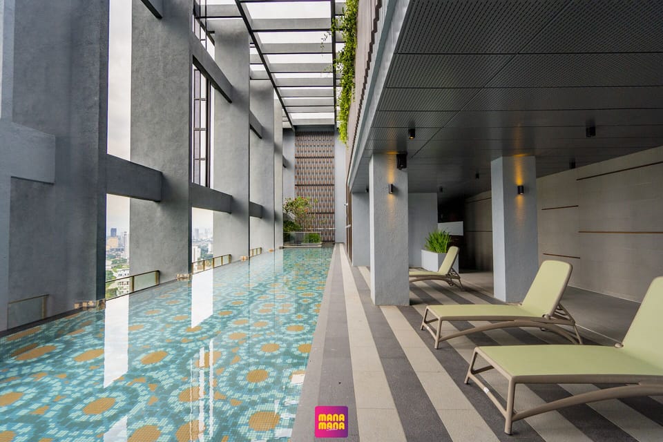 Rooftop pool