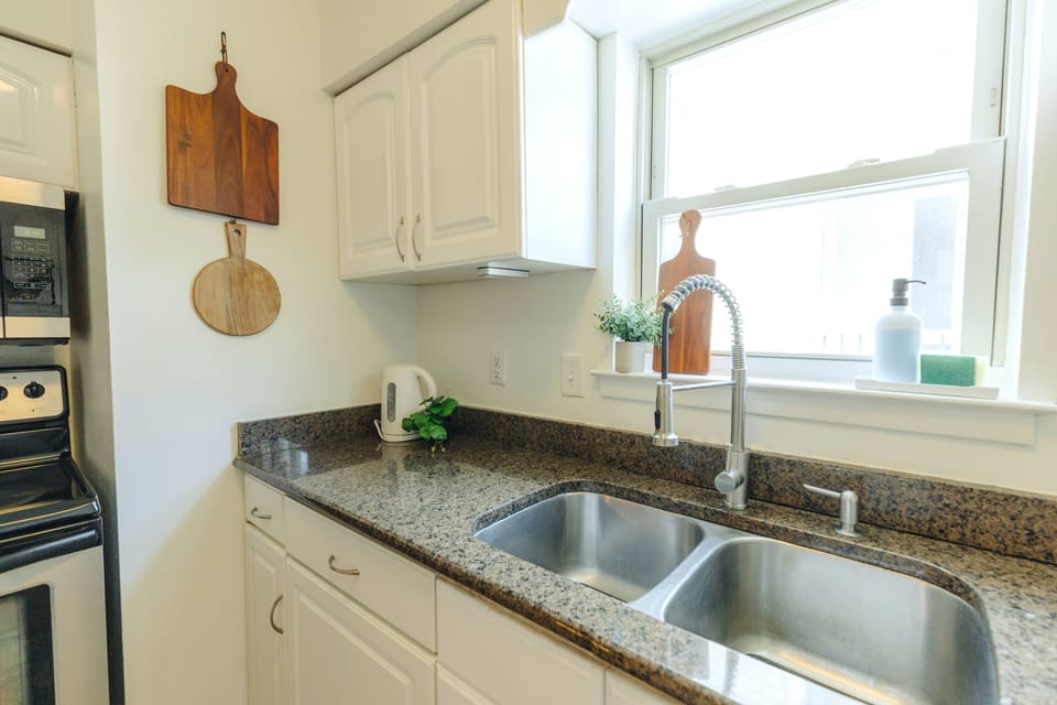 Kitchen Shot 2