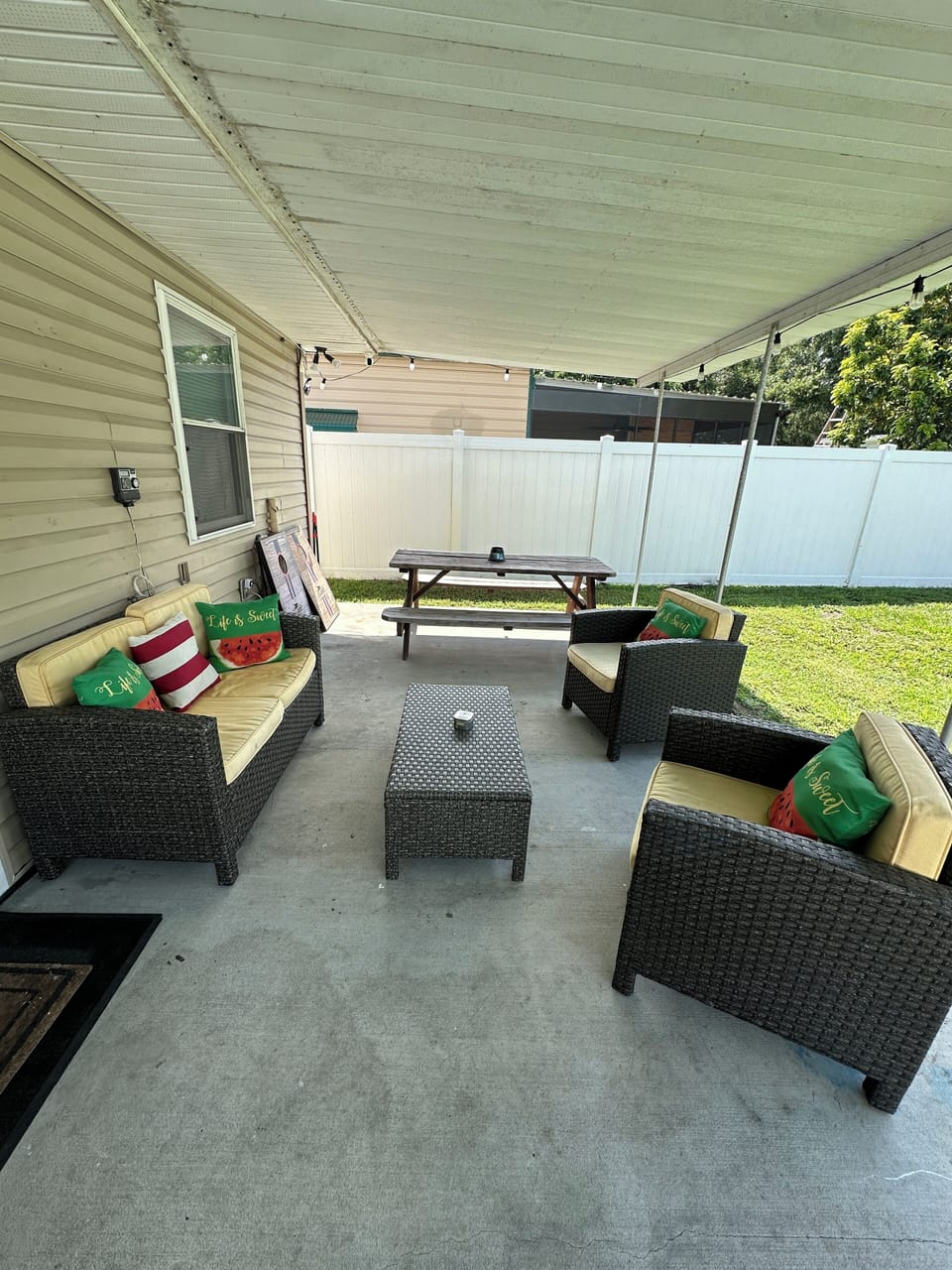 Outdoor dining