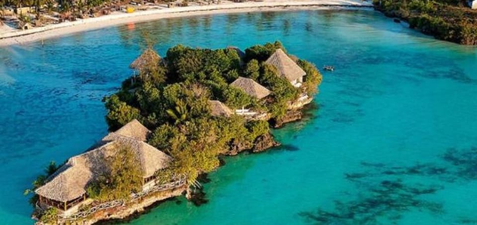 Private beach, white sand, beach bar