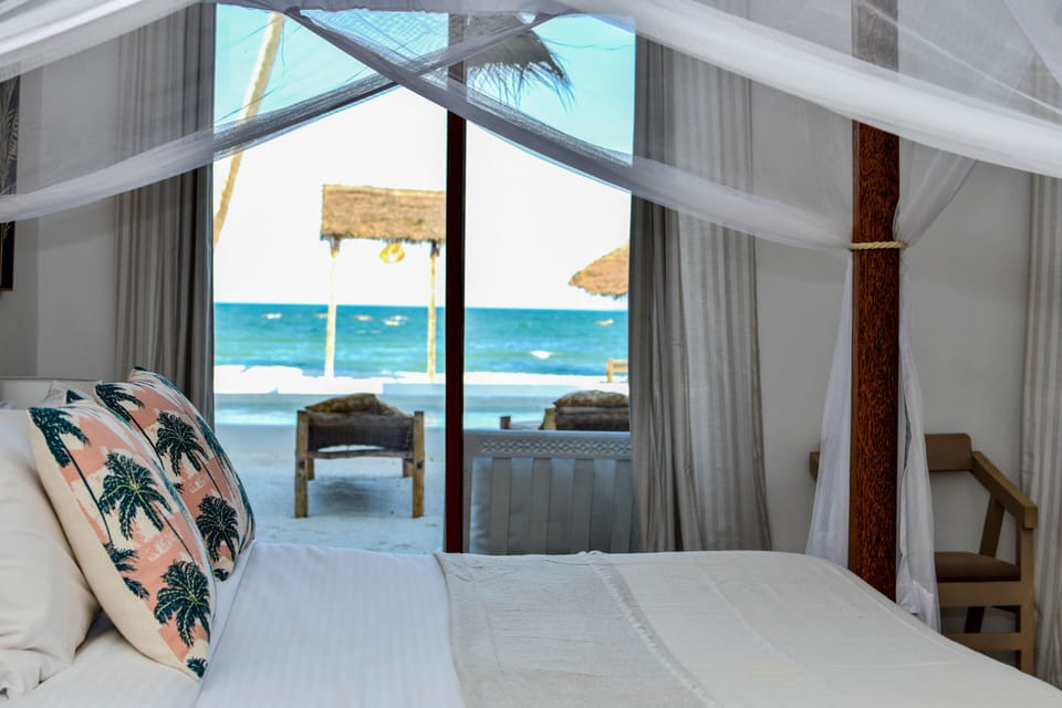 Deluxe Double Room | Desk, free WiFi, bed sheets