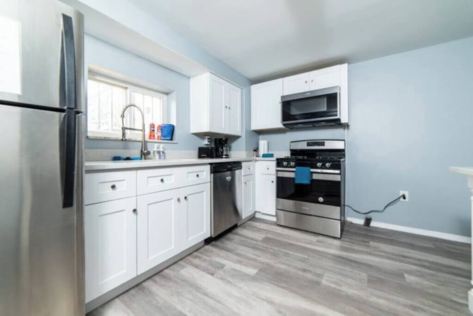 Full Kitchen 