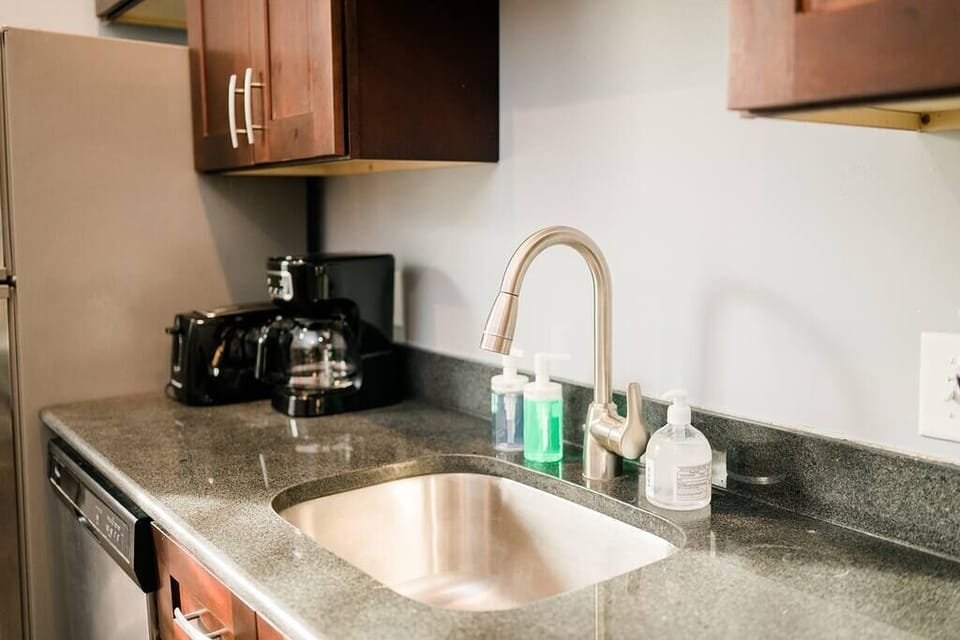 Kitchen sink 