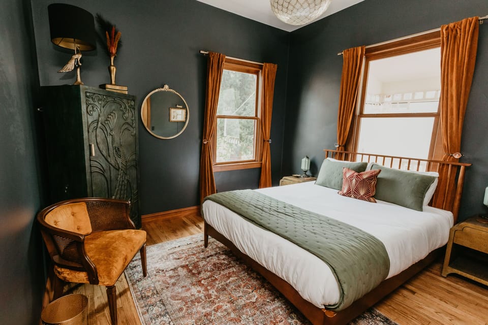 Downstairs queen bedroom