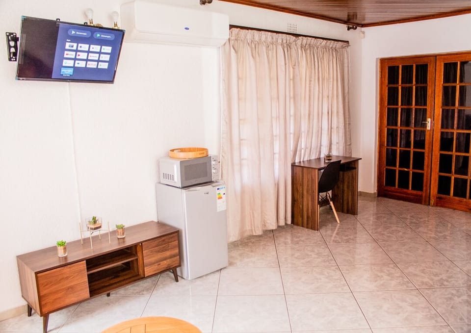 Luxury Double Room | In-room dining