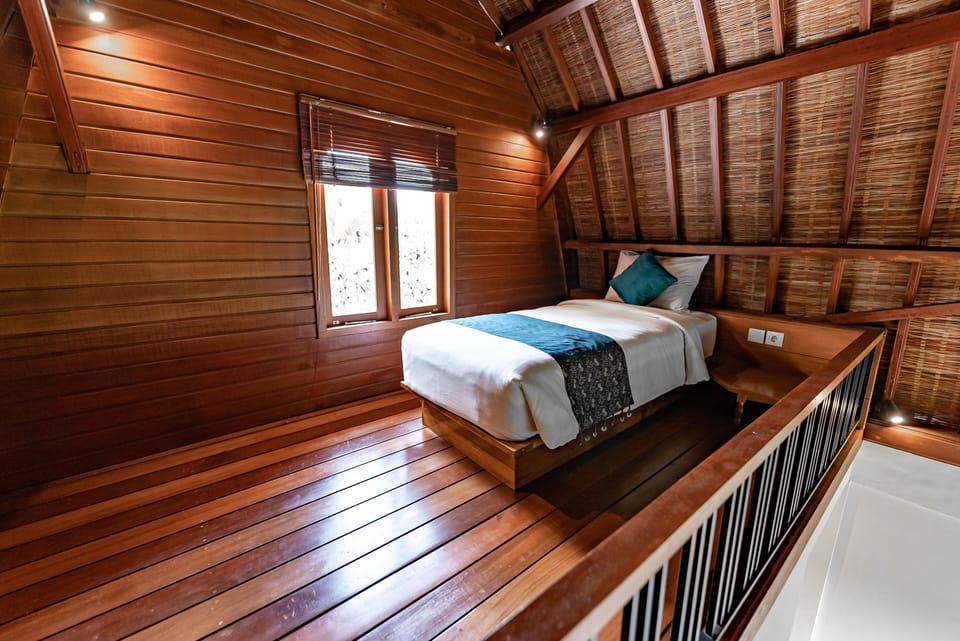 Superior Triple Room | Minibar, in-room safe, desk, soundproofing