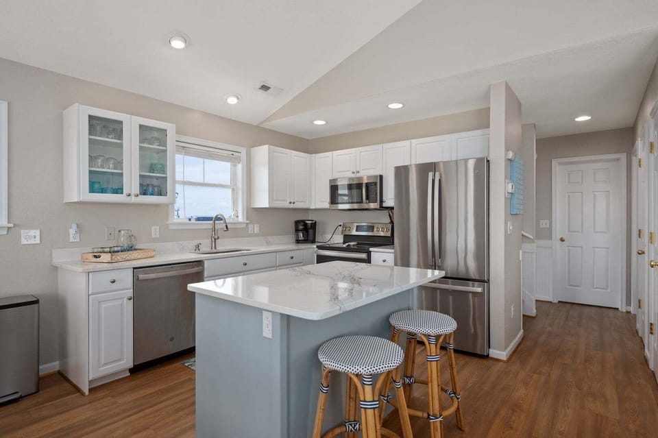 27-web-or-mls-10247F-E-Loon-Ct-TL-Kitchen