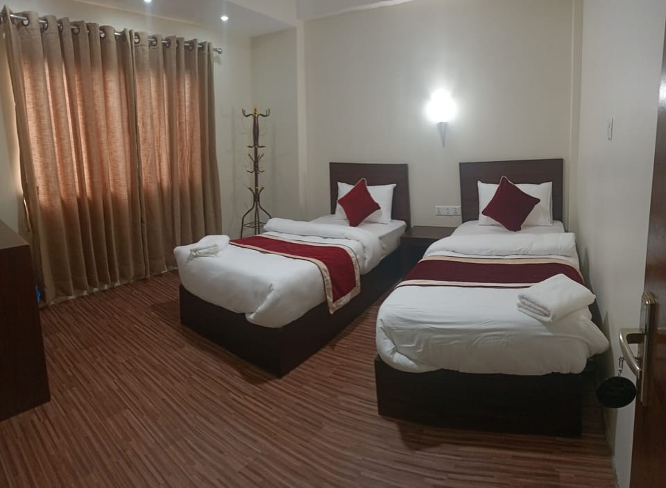 Standard Twin Room | Laptop workspace, free WiFi