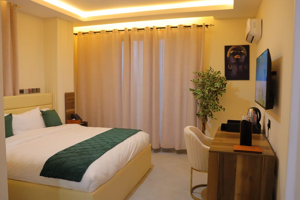 Deluxe Room | Desk, laptop workspace, WiFi (free)