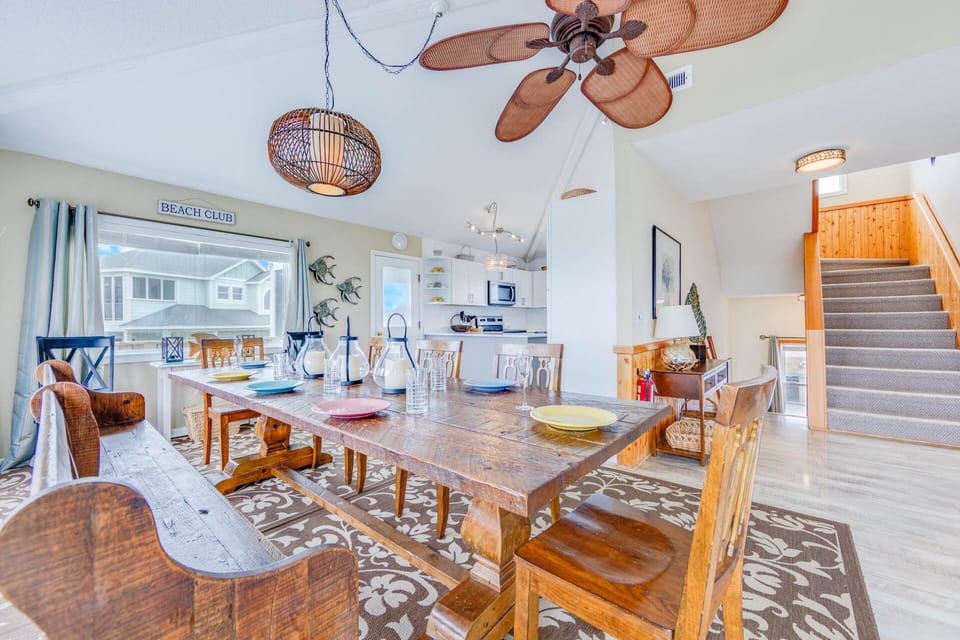 08-Surf-Or-Sound-Realty-1128-Sunny B-Dining Area-02