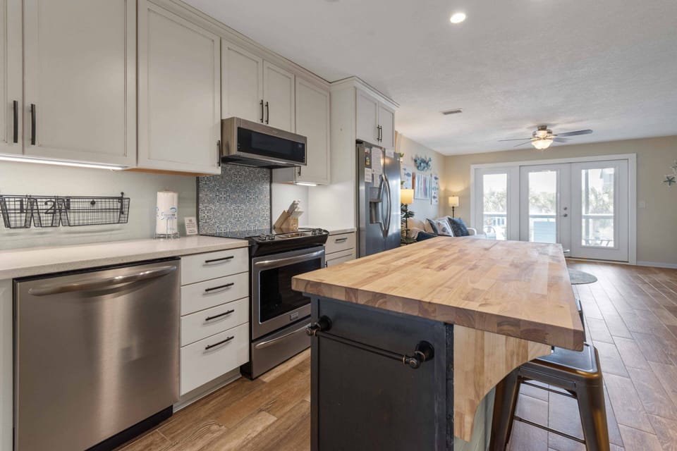 Plenty of meal prep space