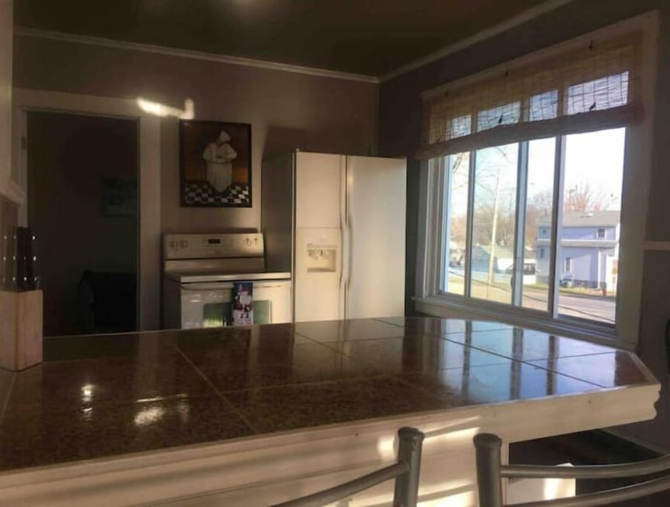 Full-sized kitchen!