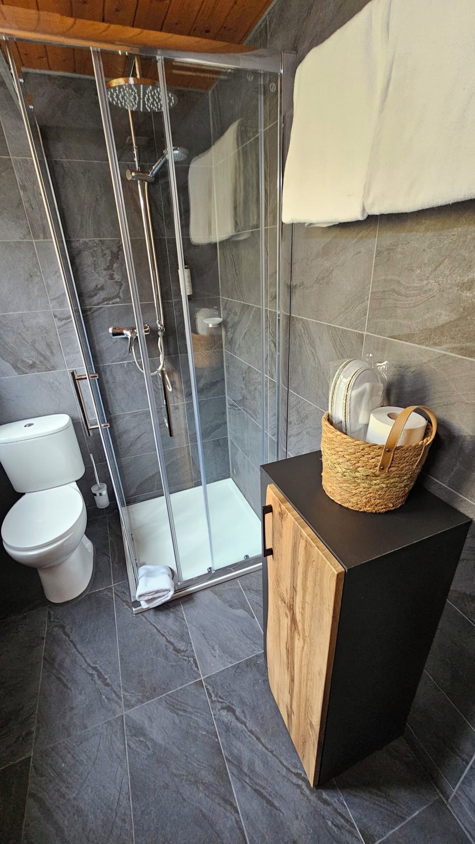 Superior Studio Suite, 1 King Bed, Kitchen, Garden Area | Bathroom | Shower, rainfall showerhead, hair dryer, slippers