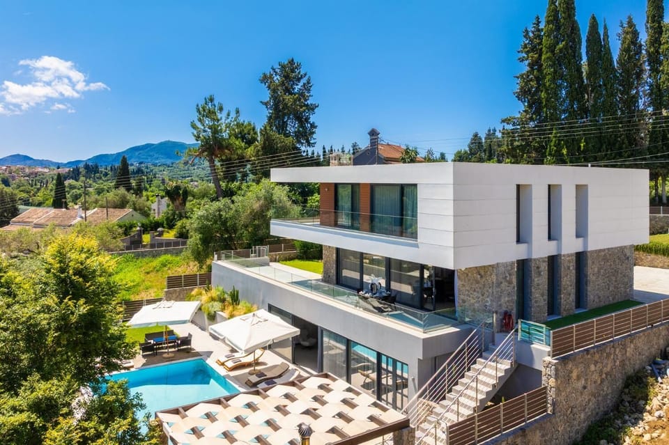 Beautiful villa with private pool and terrace