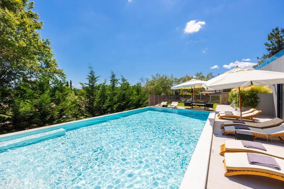 Private pool and terrace