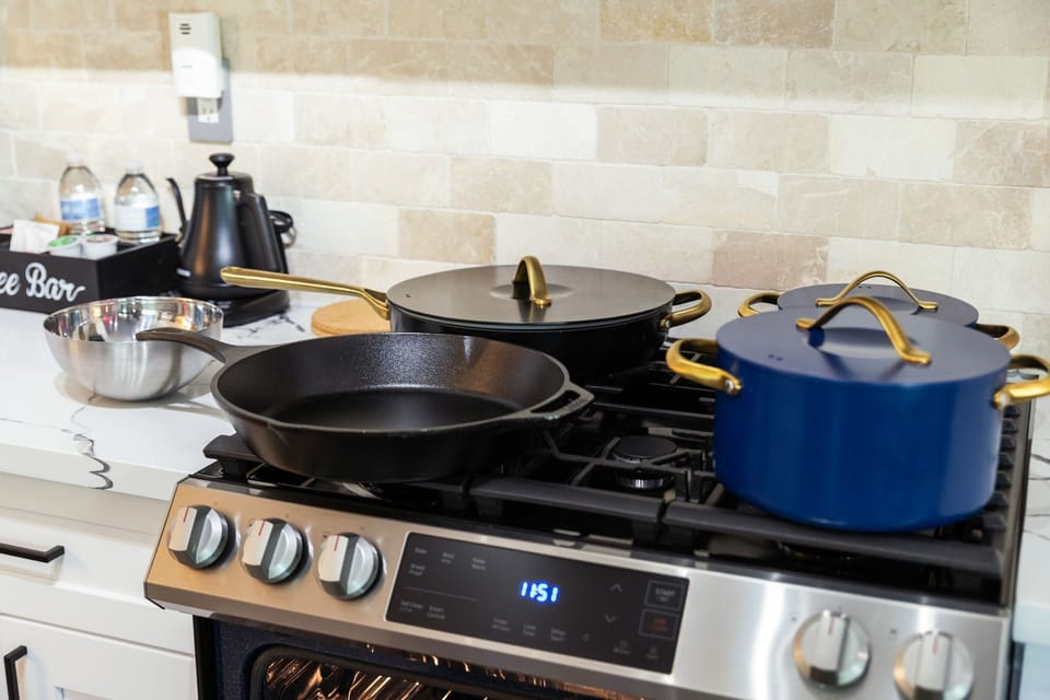 skillet pan, dishes, pots and everything you need for special cooks. 