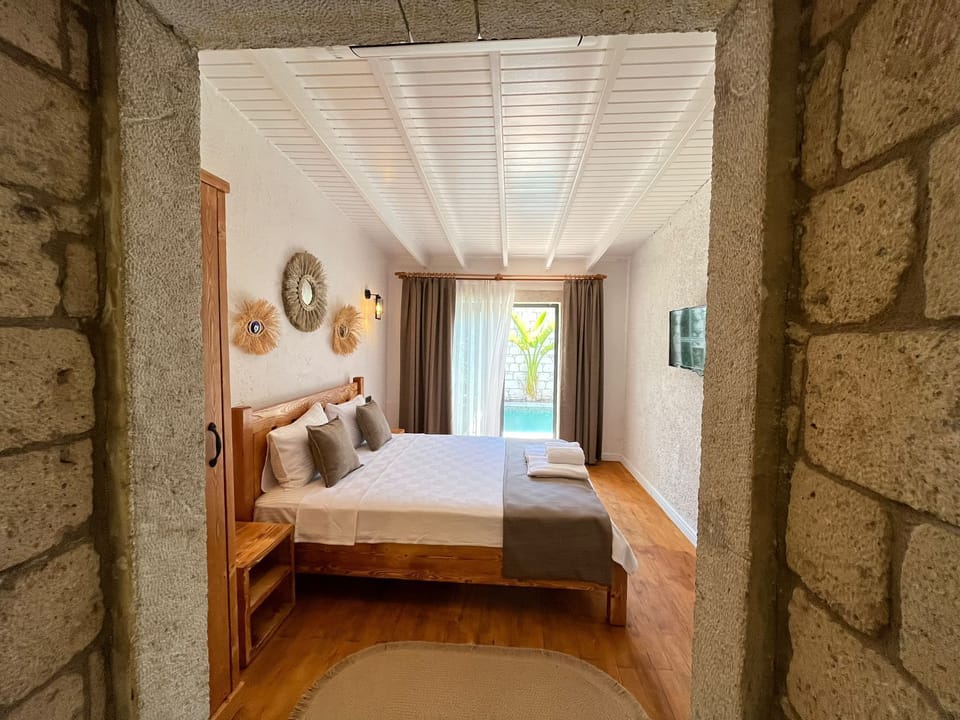 Exclusive Room, Pool View, Poolside | 1 bedroom, premium bedding, minibar, soundproofing