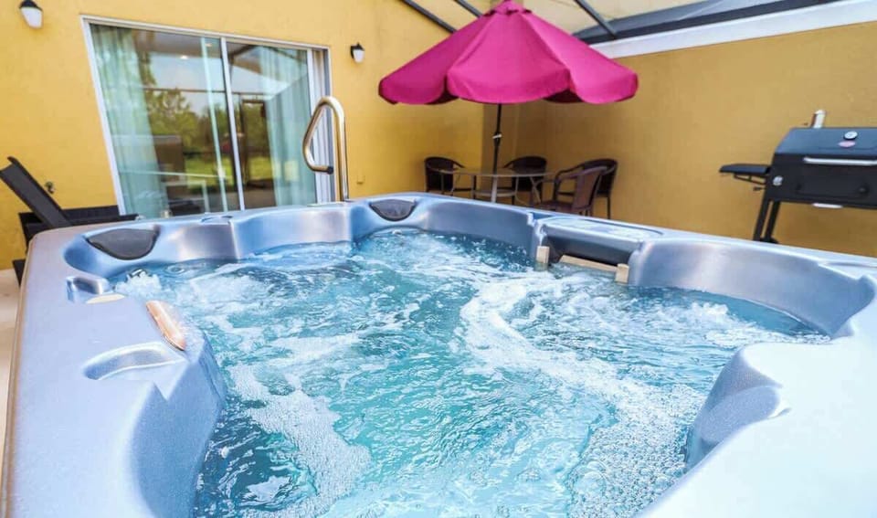 Hot tub / Jacuzzi