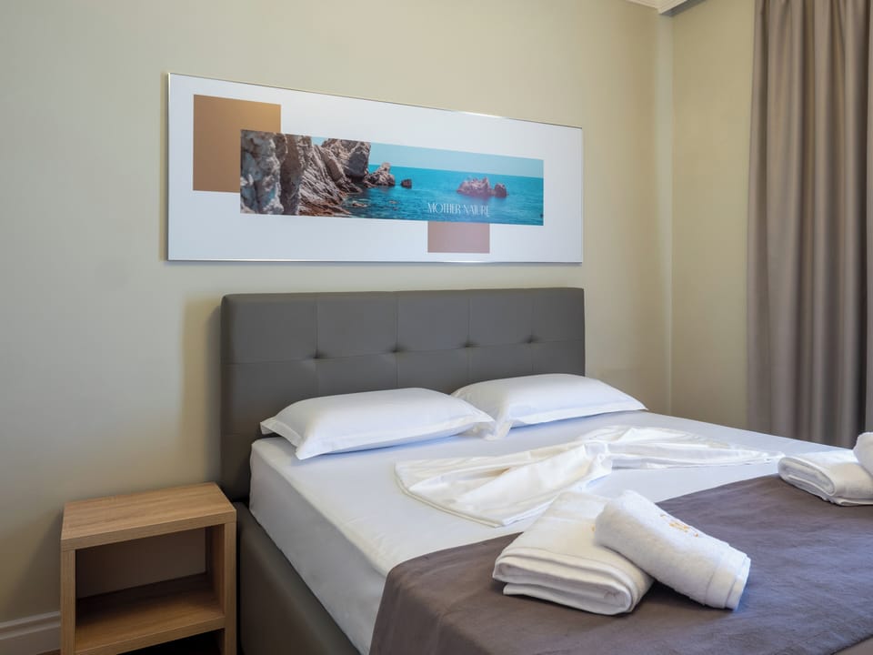 Double Room | Hypo-allergenic bedding, soundproofing, free WiFi, bed sheets
