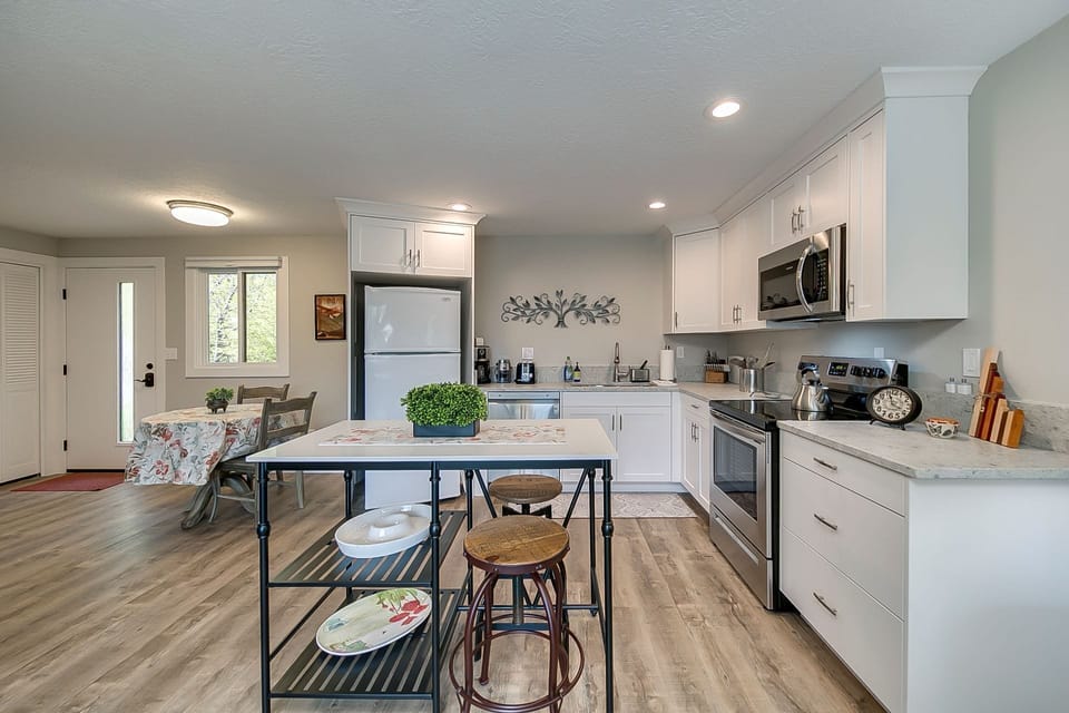 House, Multiple Beds, Kitchen, Garden View (Melody - #1626) | Private kitchen | Fridge, microwave, oven, stovetop