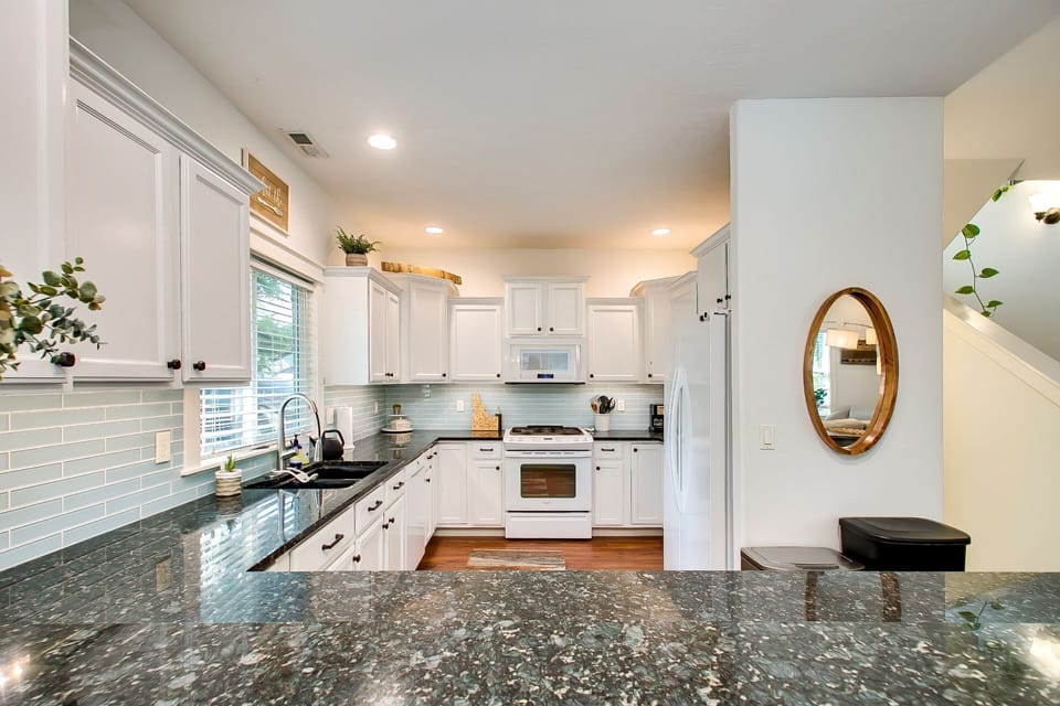 House, Multiple Beds, Patio, Garden View (Ridenbaugh - #2249) | Private kitchen | Fridge, microwave, oven, stovetop